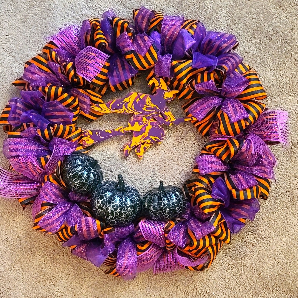 Halloween Witch Wreath - Picture 1 of 4